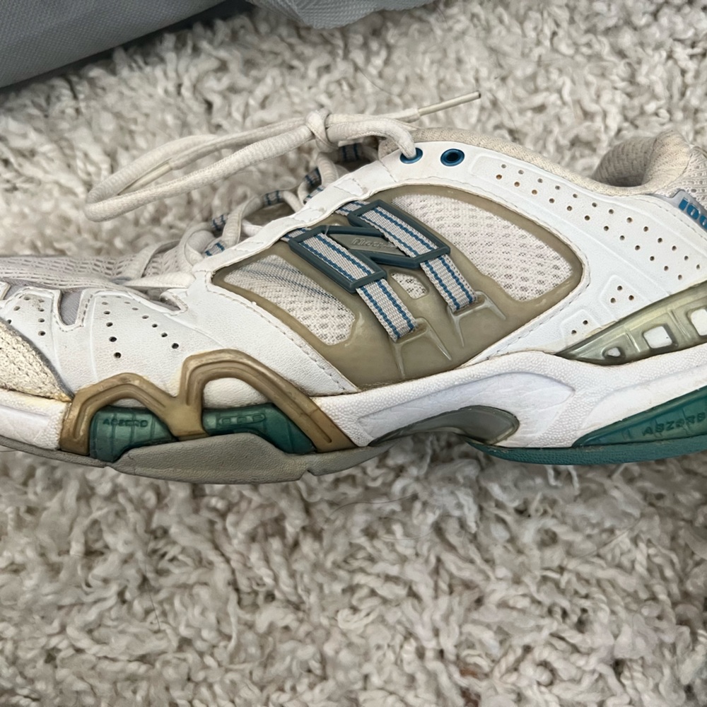 Women’s New Balance Tennis Shoe. Size 8.